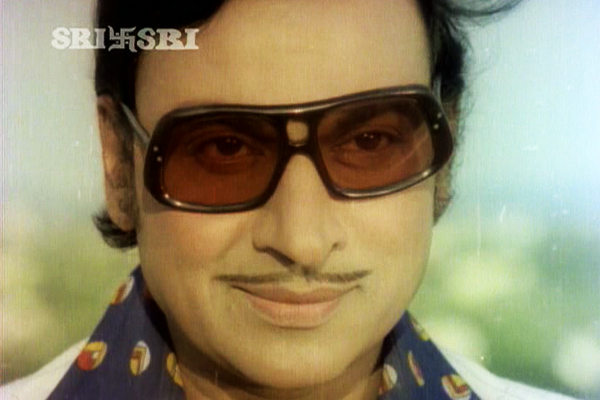 Dr Raj Kumar as CID 999 in Operation Diamond Racket (1978)